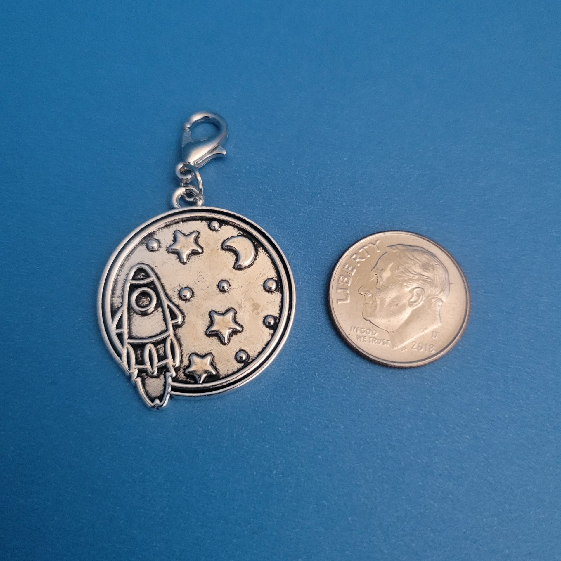 LARGE SPACEMEDALLION26