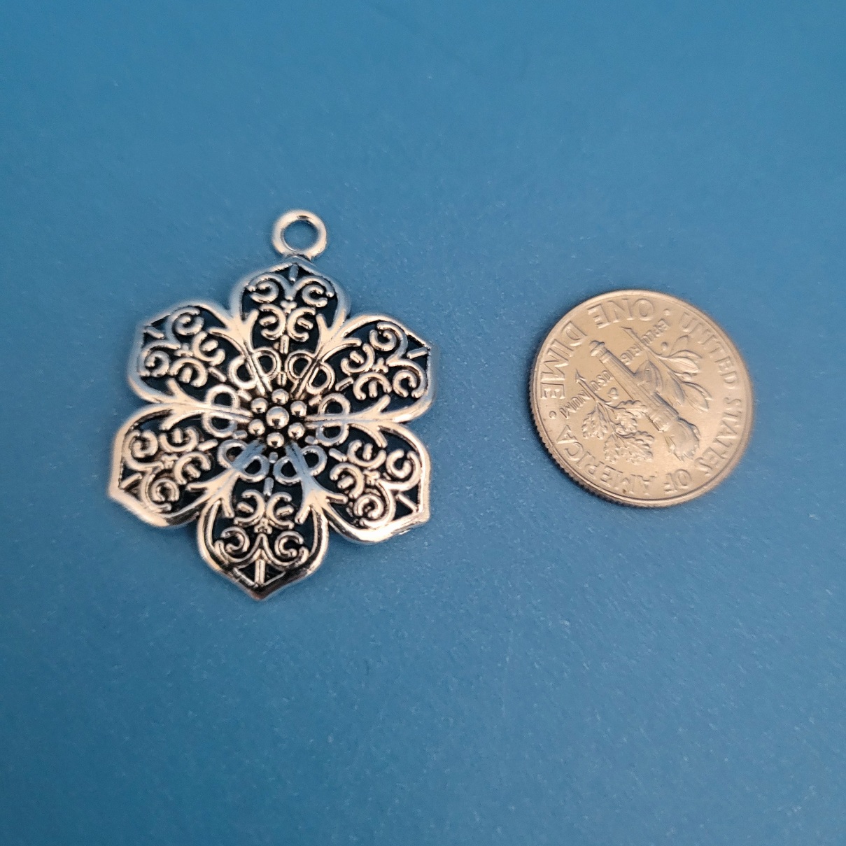SILVER FLOWER44