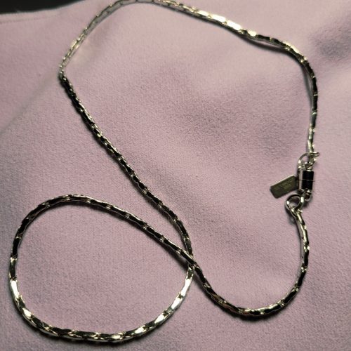 Estate 16.5 Inch Shiny Silvery Serpentine Chain Magnetic Closure