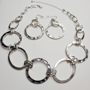 Vintage Shiny Silver Hammered Hoops Jewelry Set