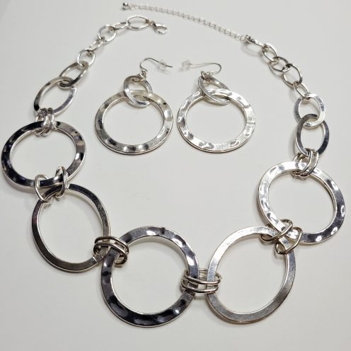 Vintage Shiny Silver Hammered Hoops Jewelry Set